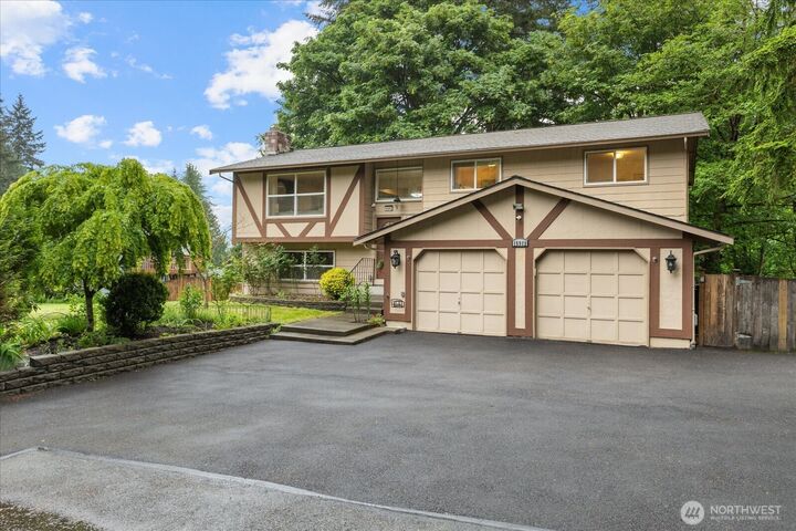 Property Photo: 15912 174th Avenue NE WA 98072