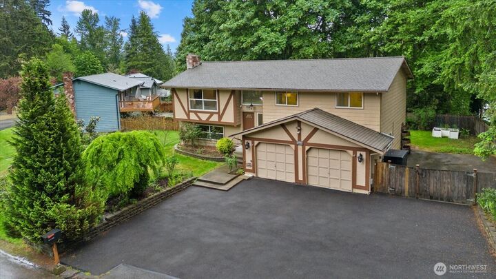 Property Photo:  15912  174th Avenue NE  WA 98072 
