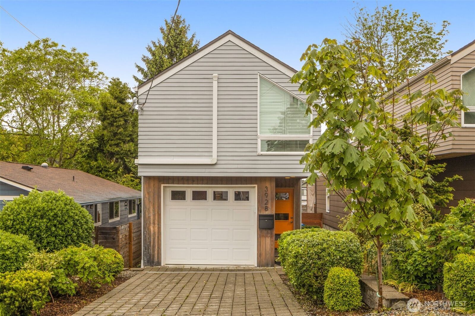Property Photo: 3928 S Findlay Street WA 98118
