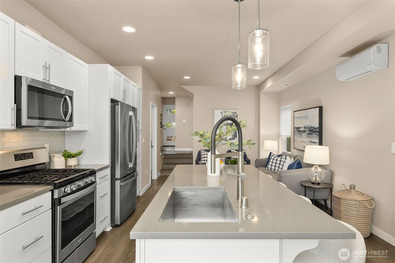 Property Photo:  3928 S Findlay Street  WA 98118 