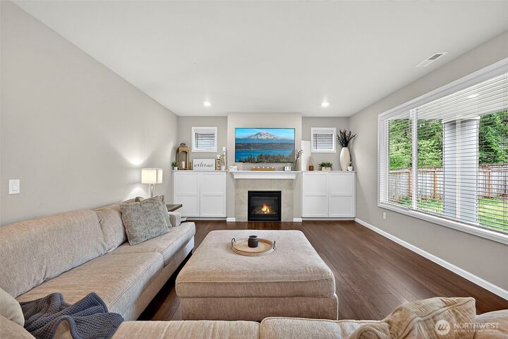 Property Photo: 18506 128th Avenue Ct E WA 98374