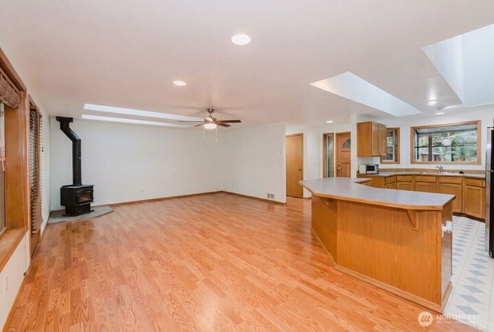 Property Photo: 566 E Pointes Drive W WA 98584