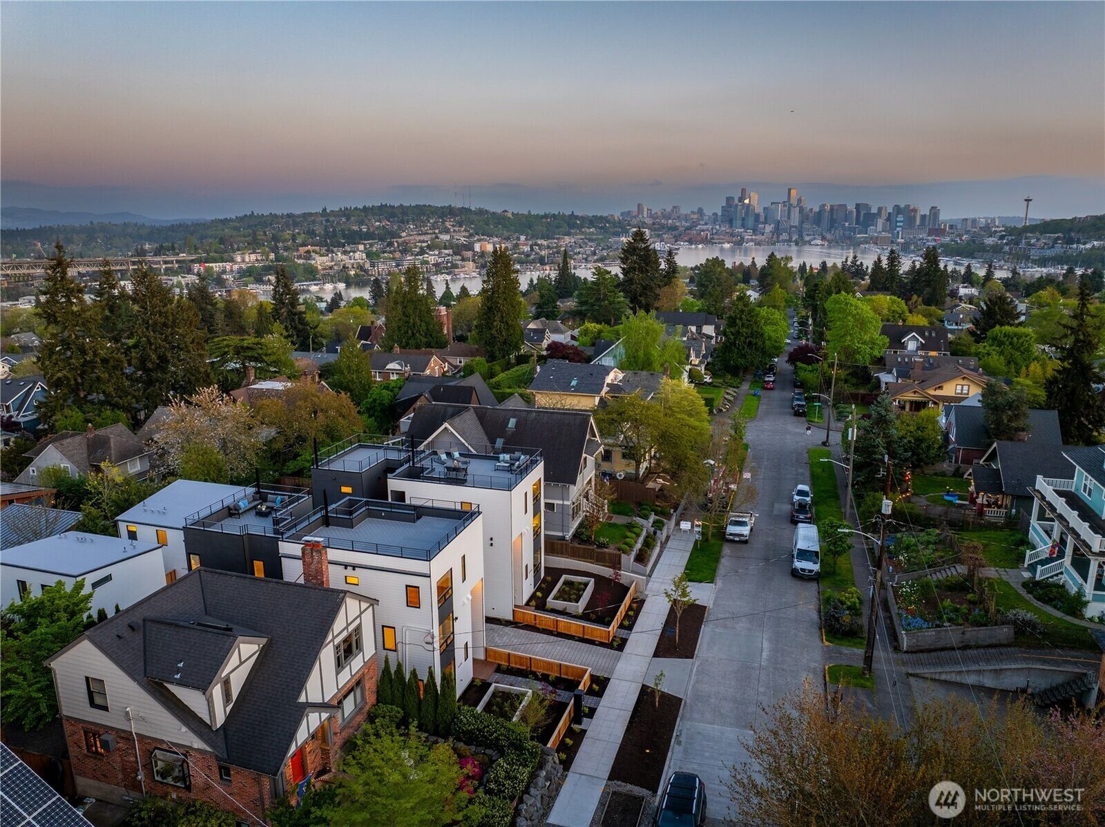 Property Photo: 4116 B Burke Avenue N WA 98103