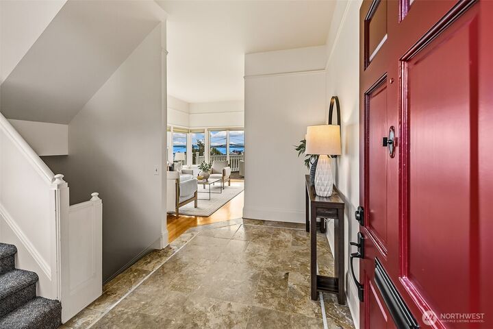 Property Photo:  1225  9th Avenue W  WA 98119 