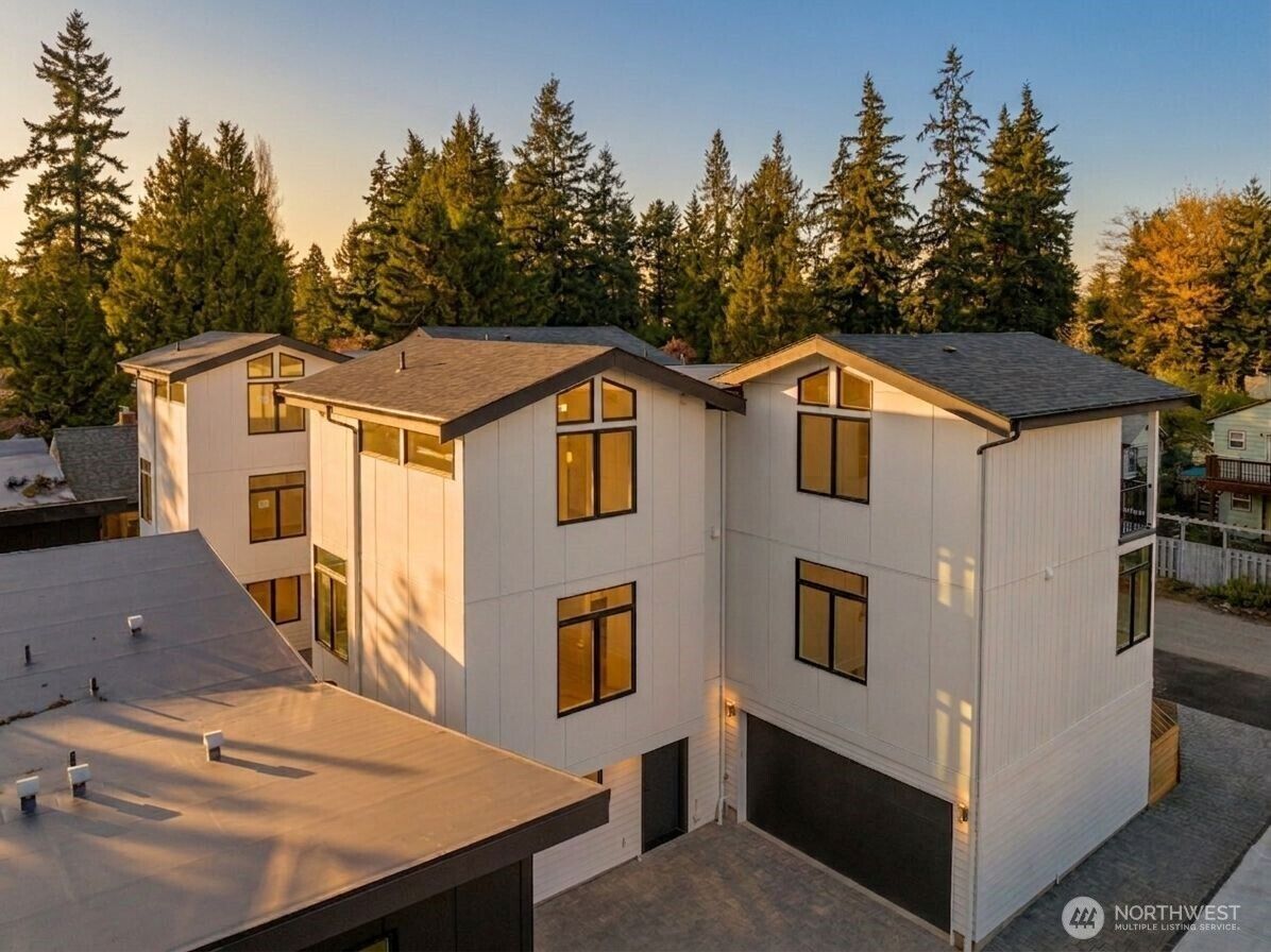 Property Photo:  14033  Densmore Avenue N  WA 98133 