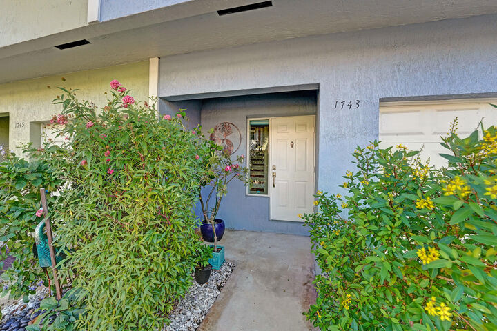 Property Photo:  1743 NE 4th Avenue F4  FL 33305 