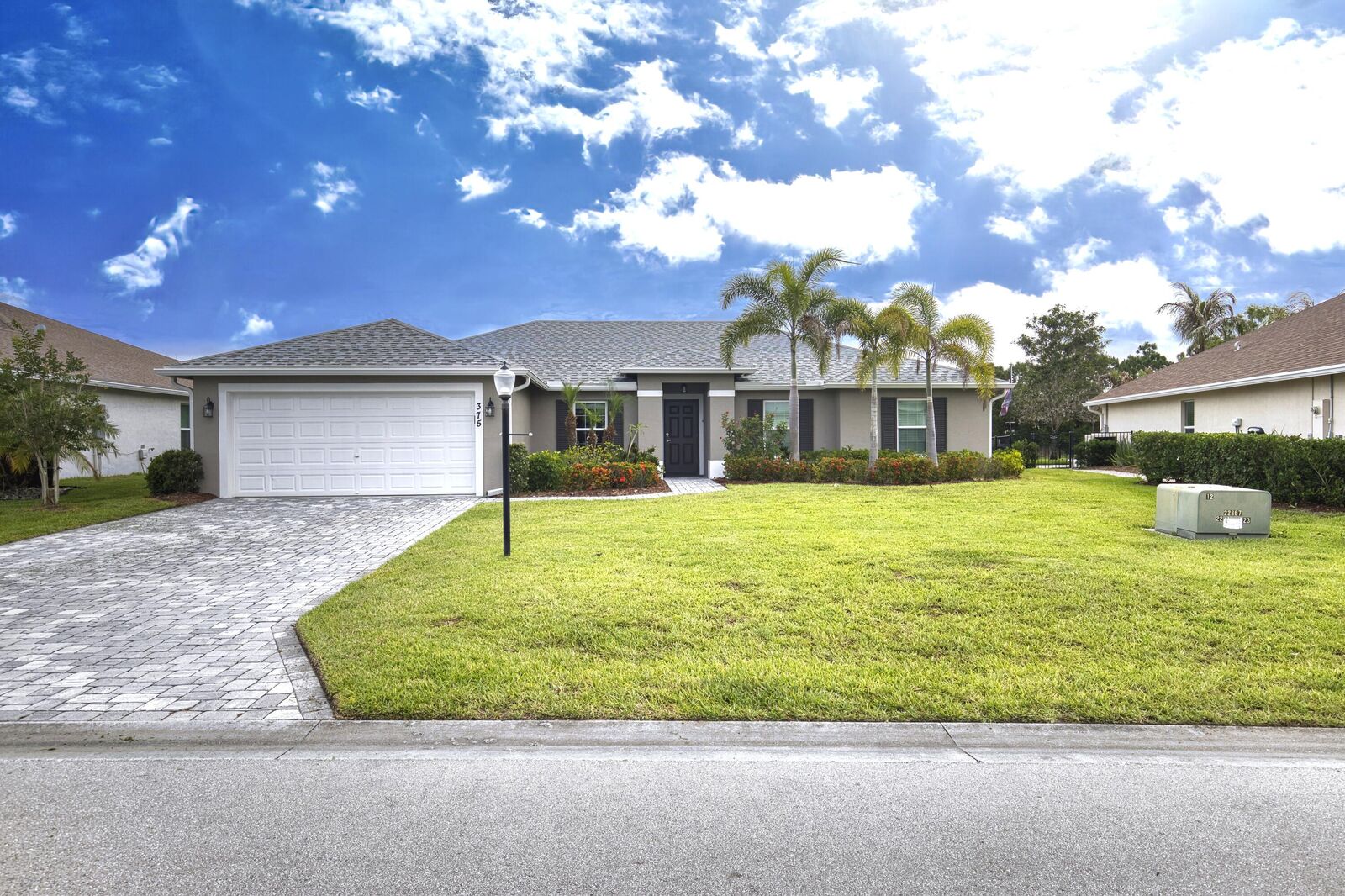 Property Photo: 375 SW Vista Lake Drive FL 34953