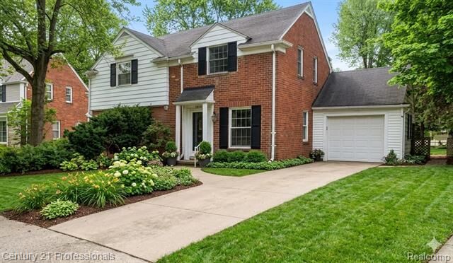 Property Photo:  3813 Brewster Street  MI 48120 