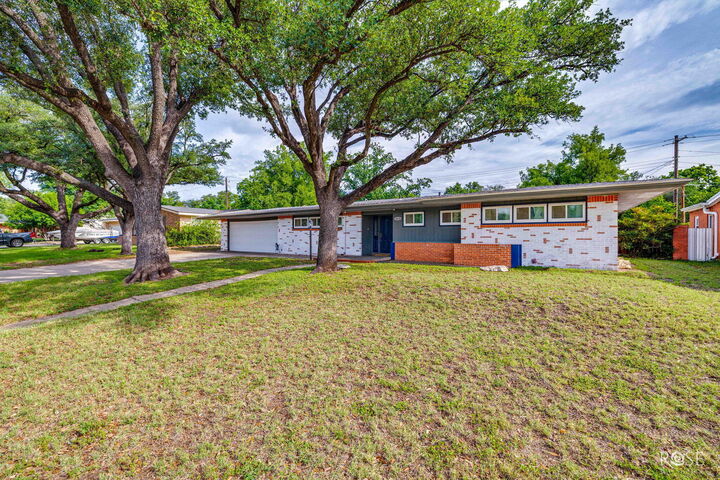 Property Photo:  2614 University Avenue  TX 76904 
