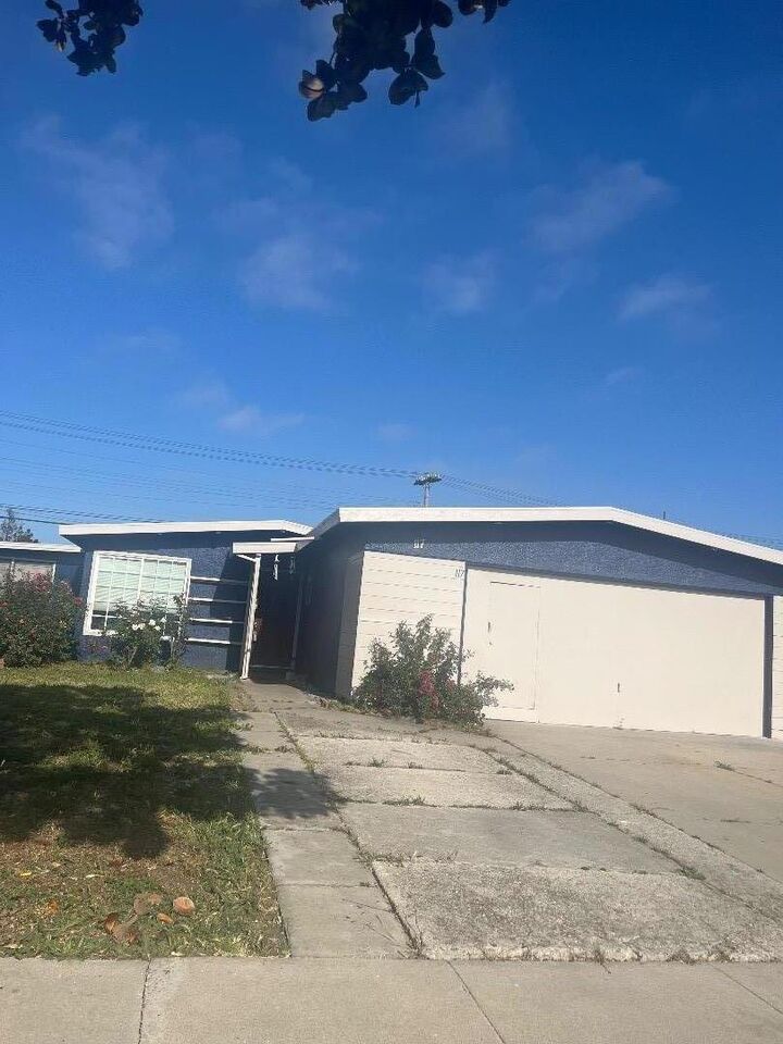 Property Photo:  117 Magnolia Drive  CA 93905 