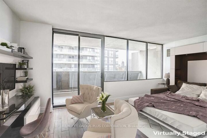720 Spadina Avenue 1011 — photo 1
