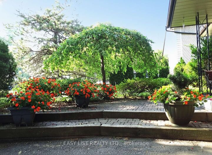 Property Photo: 1035 Oshawa Boulevard N ON L1G 5V7