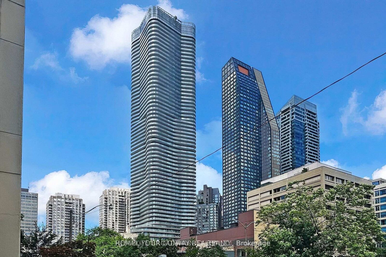 Property Photo:  11 Wellesley Street W 5708  ON M4Y 0G4 