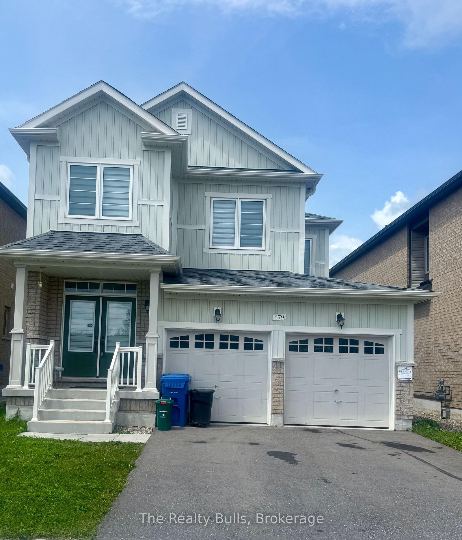 Property Photo: 679 Anishinaabe Drive ON L6V 2R4