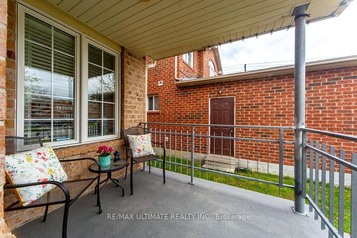 Property Photo: 5 Twiss Drive ON L4N 8P3