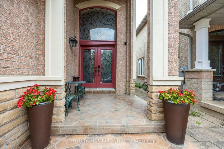 Property Photo: 40 Lady Fern Drive ON L3S 4C2
