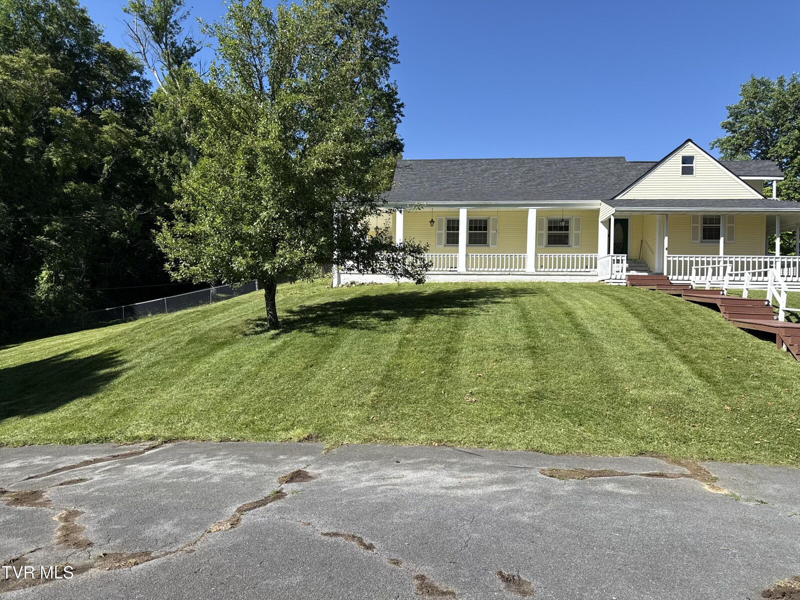 Property Photo:  1104 Lebanon Road  TN 37663 