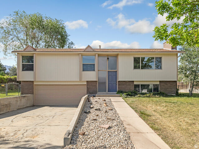 Property Photo:  1384 E Sudbury Ave  UT 84093 