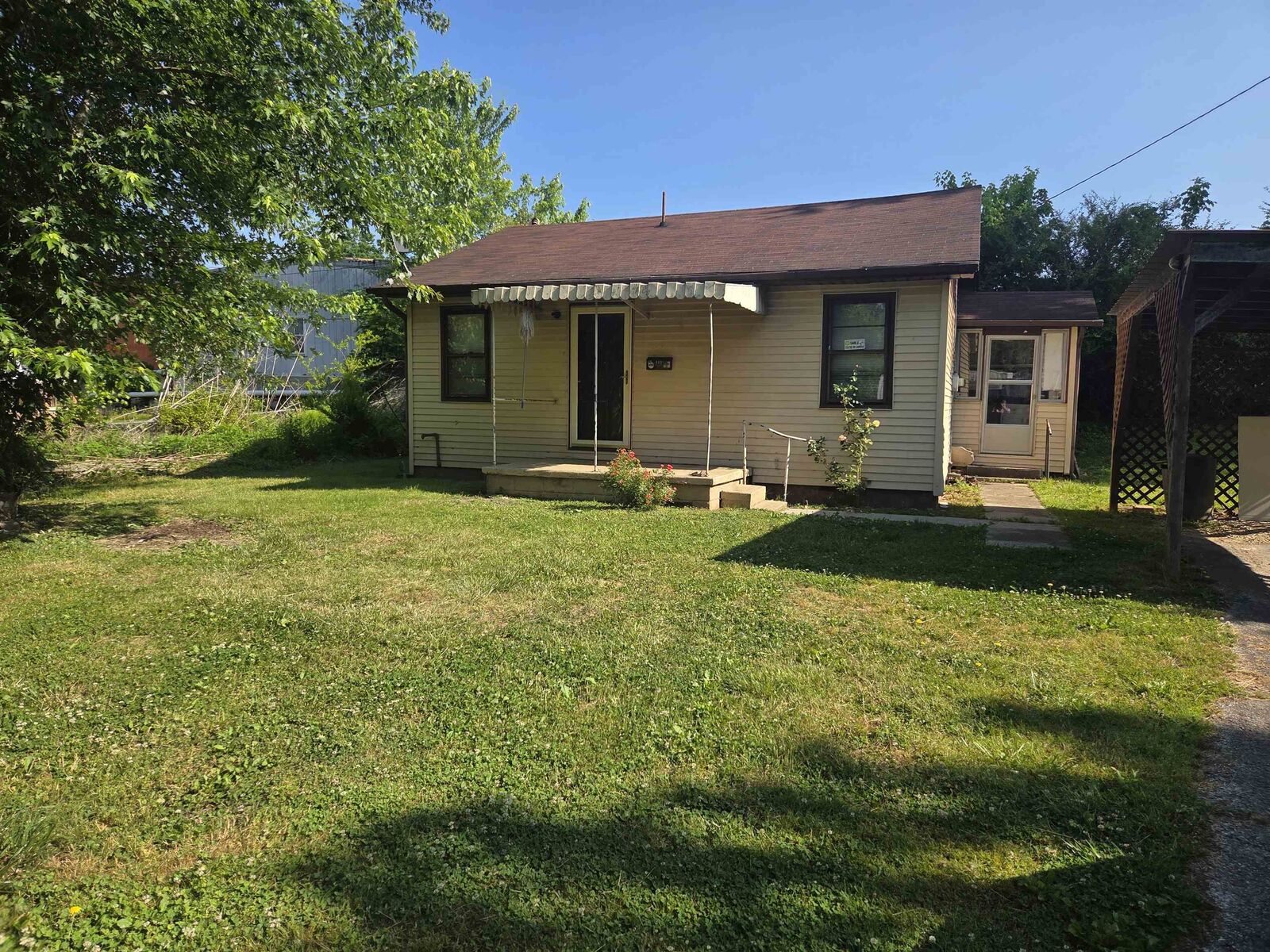 Property Photo:  110 Southview Court  KY 41143 