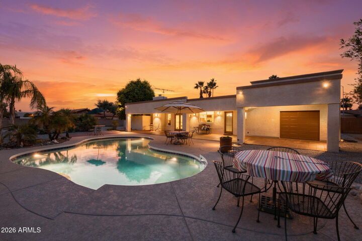 Property Photo:  7618 W John Cabot Road  AZ 85308 