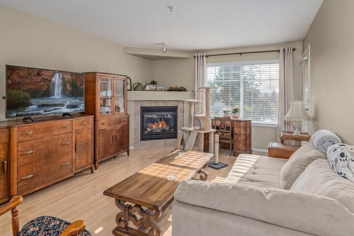 Property Photo:  2350 Westerly Street 301  BC V2T 6T7 