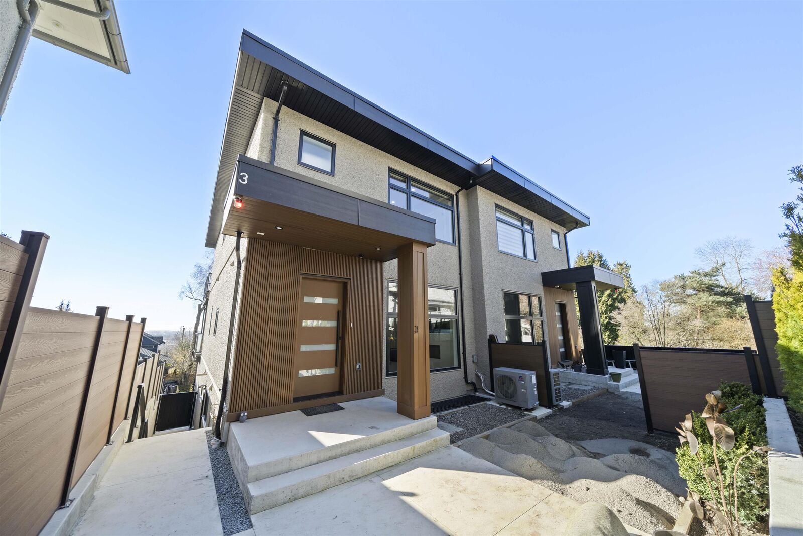 Property Photo:  4558 Portland Street 3  BC V5J 2N9 
