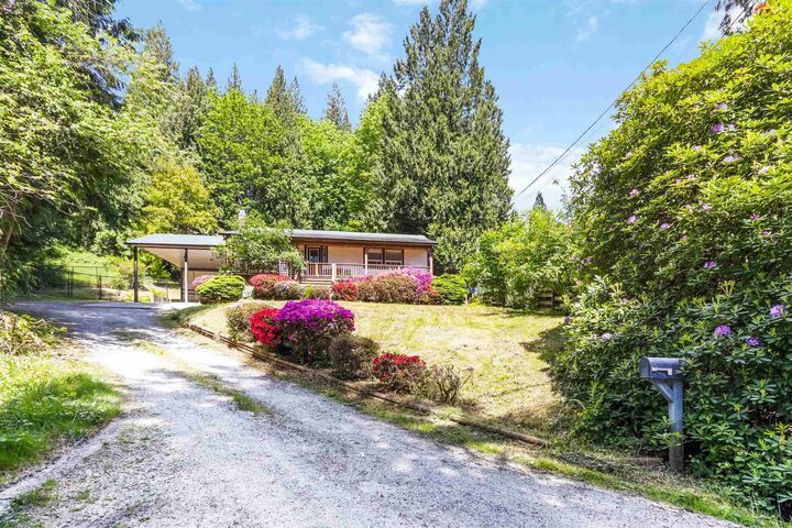 Property Photo: 31747 Viewcrest Avenue BC V4S 1E7