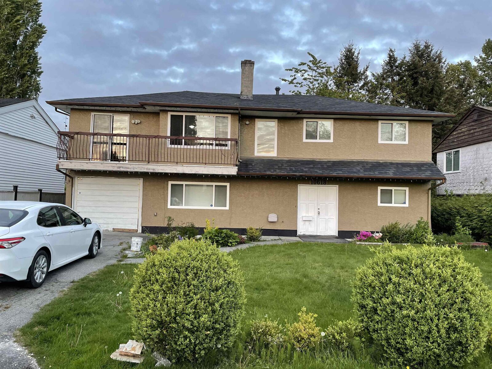 Property Photo:  10618 141 Street  BC V3T 4R4 