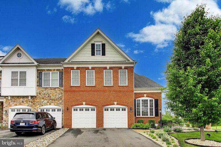 Property Photo:  43149 Morrisonville Manor Terrace  VA 20148 