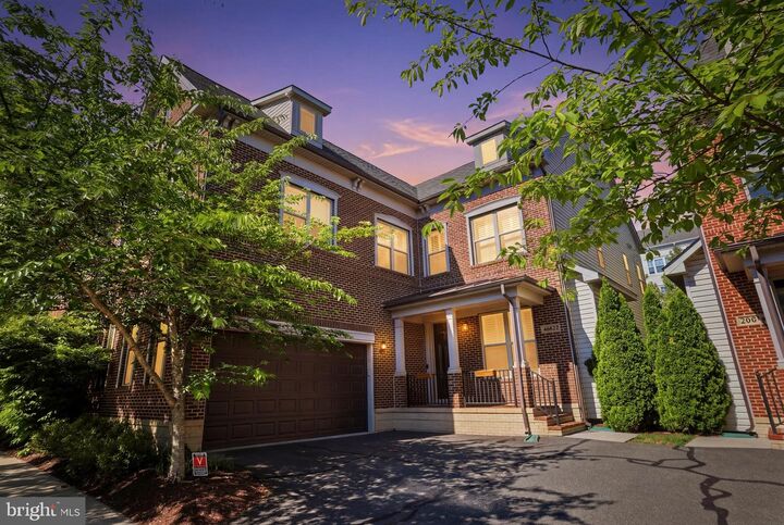 Property Photo: 20623 Holyoke Drive VA 20147