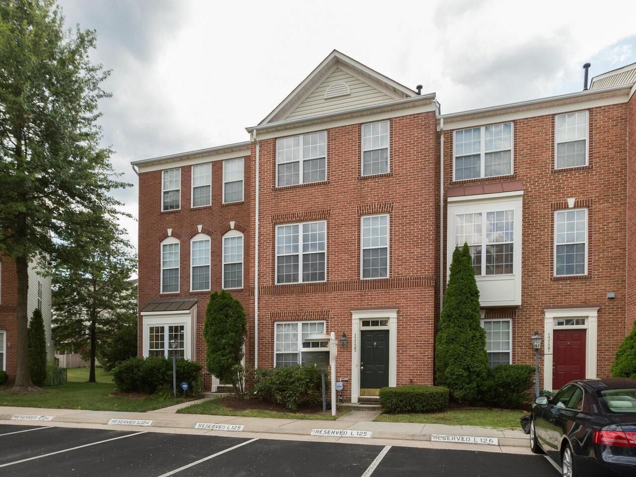 Property Photo:  13125 Park Crescent Circle  VA 20171 