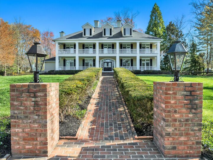 Property Photo:  950 Pennbrooke Lane  PA 19002 