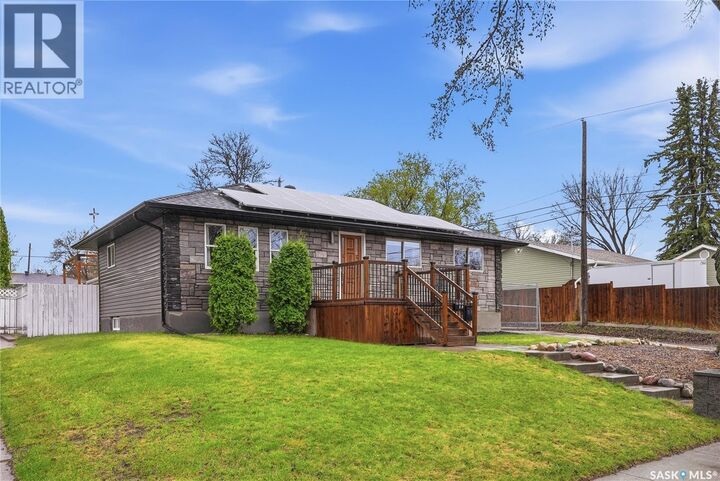 Property Photo:  1210 K Avenue N  SK S7L 2N9 