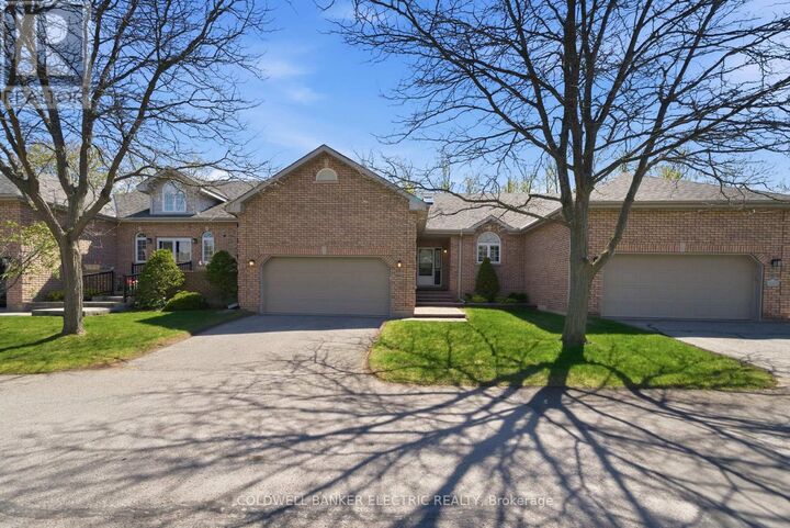 Property Photo:  300 Franmor Drive 40  ON K9H 7R2 