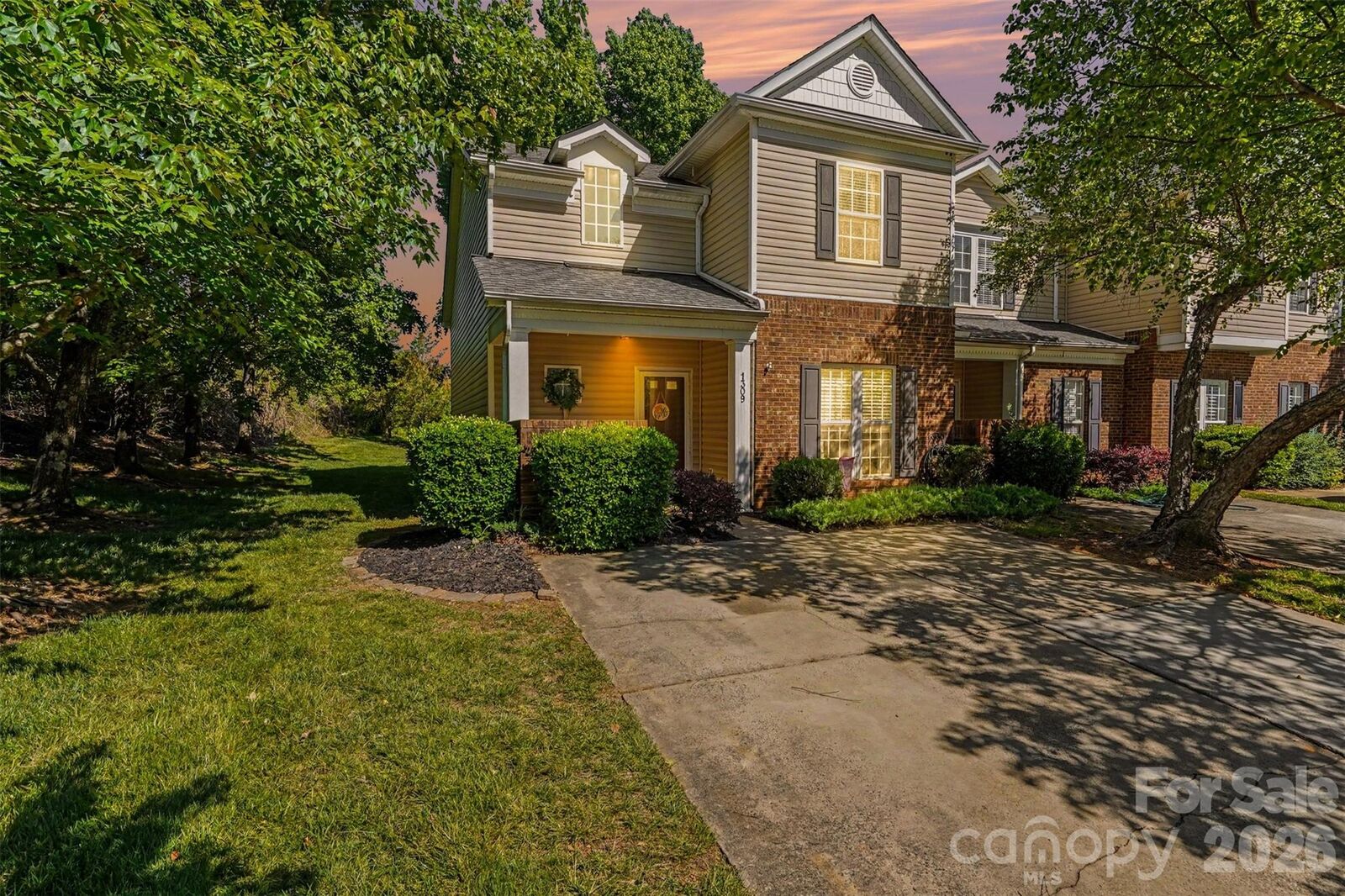 Property Photo: 1309 Anthem Court NC 28205