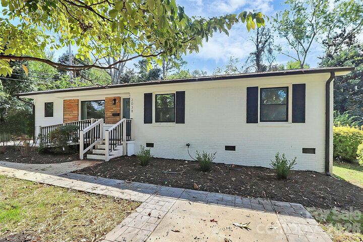 Property Photo:  2038 Sandhurst Drive  NC 28205 