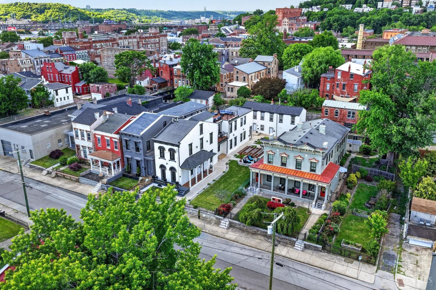 Property Photo:  916 York Street  OH 45214 