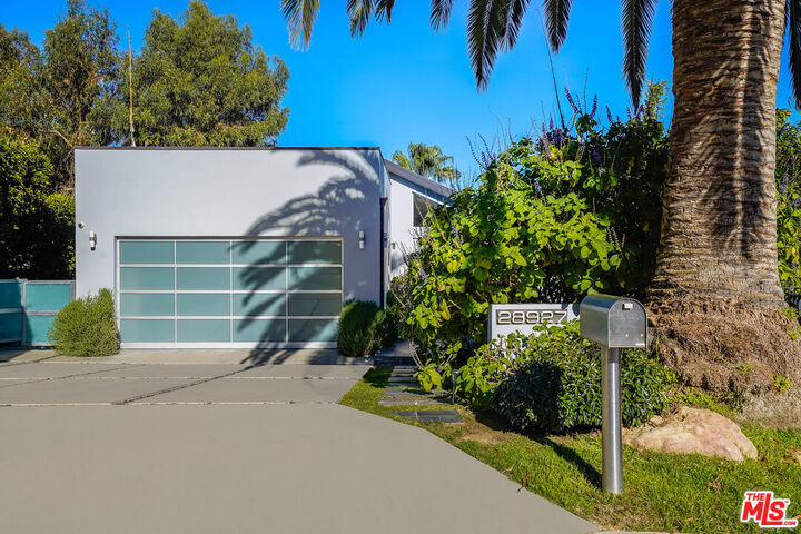 Property Photo: 28927 W Beach Ln CA 90265