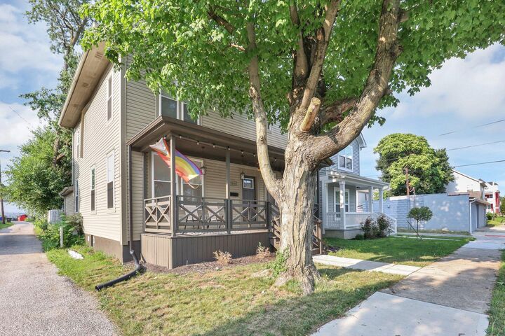 Property Photo:  1096 E Sycamore Street  OH 43206 