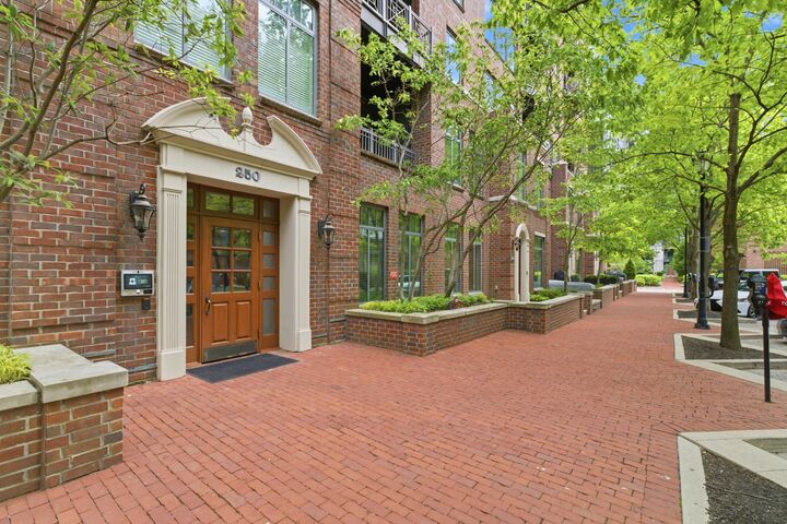 Property Photo:  250 Daniel Burnham Square  OH 43215 
