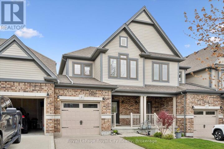 Property Photo: 5 Sandybay Avenue ON N2A 0H7