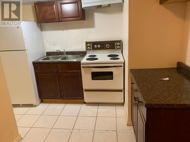 Property Photo: 505 Rossellini Drive ON L5W 1M5