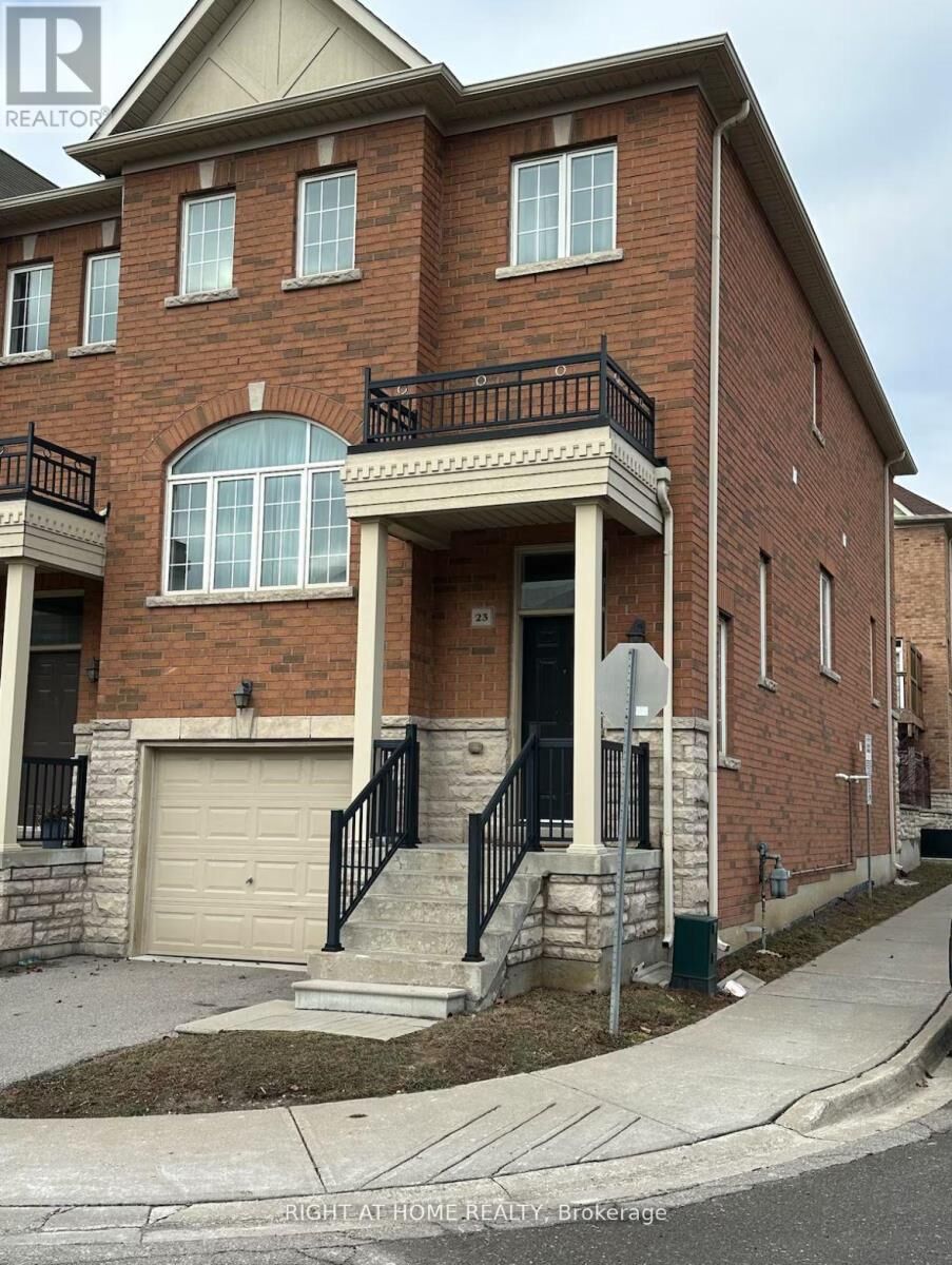 Property Photo:  8777 Dufferin Street 23  ON L4J 8W3 