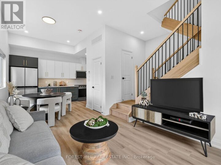 Property Photo: 5 Hopperton Drive C ON M2L 2S5