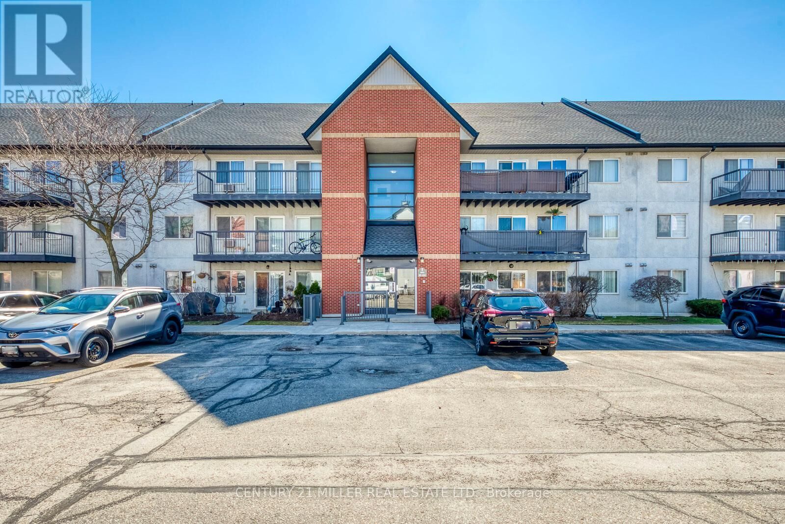 Property Photo:  1450 Glen Abbey Gate 823  ON L6M 2V7 