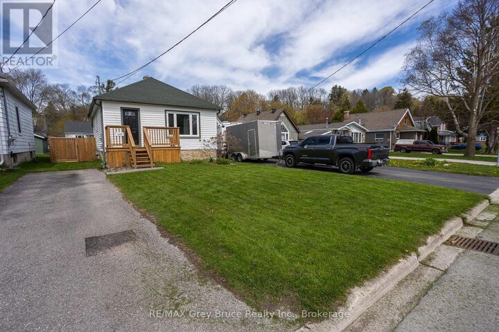 Property Photo: 1550 5th Avenue West ON N4K 5B5