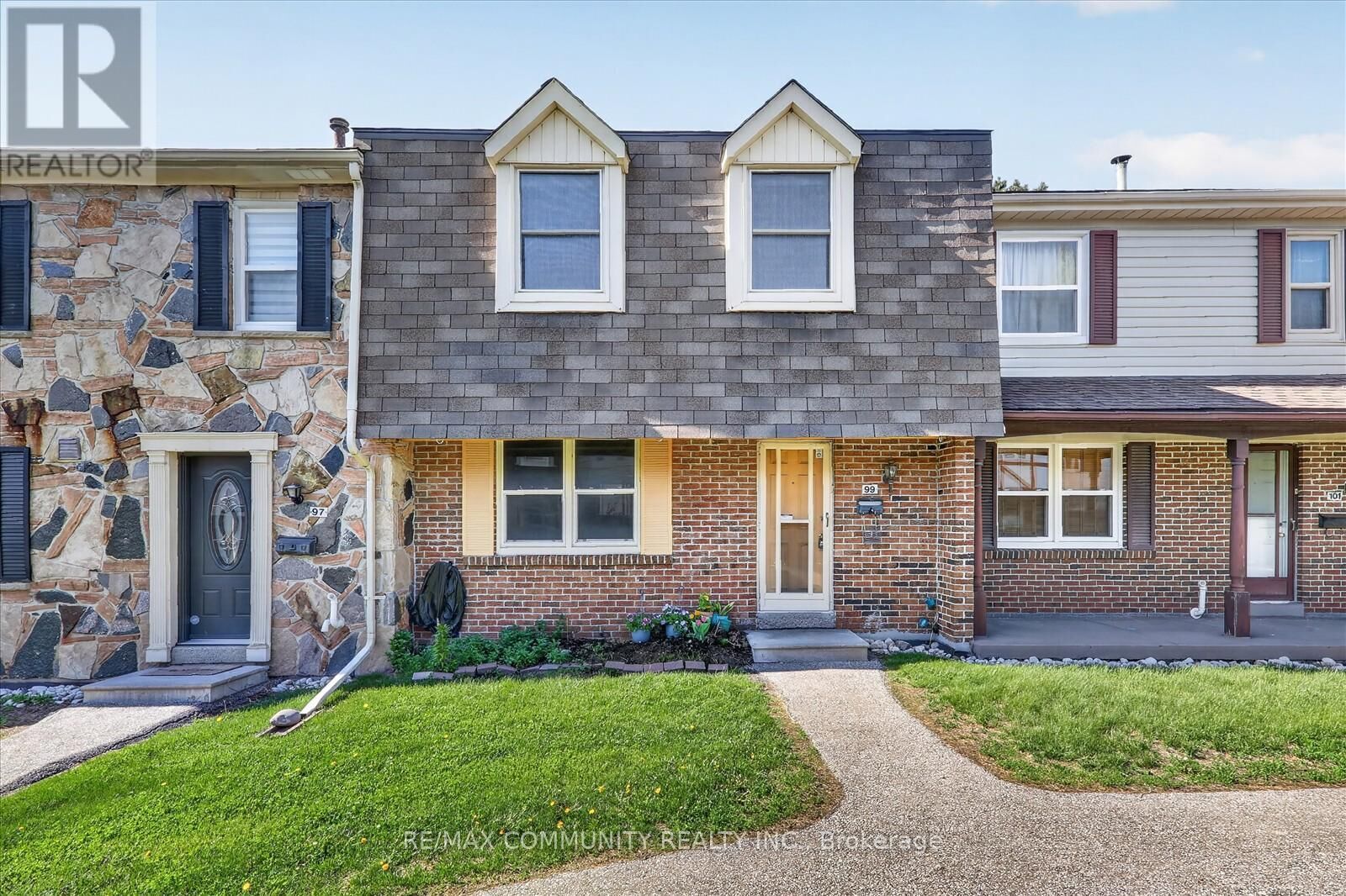 Property Photo: 91 L'Amoreaux Drive 99 ON M1W 2J8