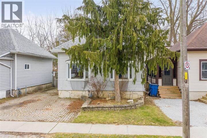 Property Photo:  194 Harvey Street  ON N7M 1M7 