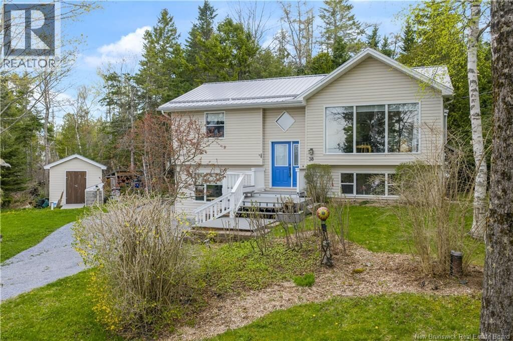 Property Photo:  38 Kingsway Drive  NB E2G 1C1 