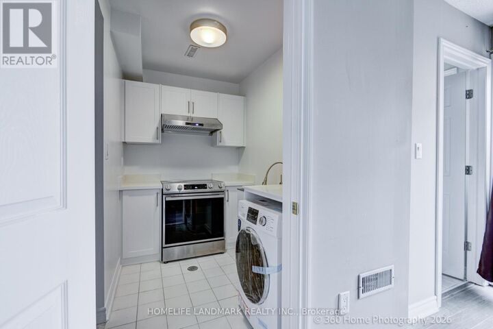Property Photo:  189 Leitchcroft Crescent Lower  ON L3T 7T5 